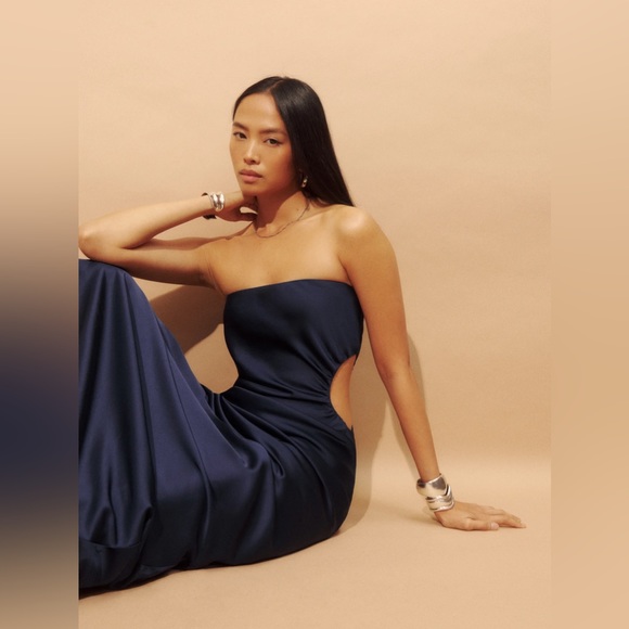 Reformation Nevaeh strapless satin navy blue dress - Picture 5 of 16